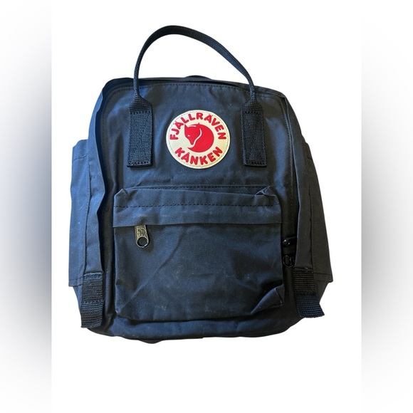 Fjallraven Kanken Mini 7L backpack Black - Picture 1 of 8